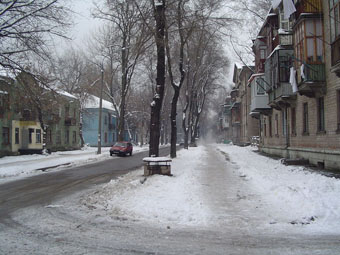 В сторону трамвайнои остановки